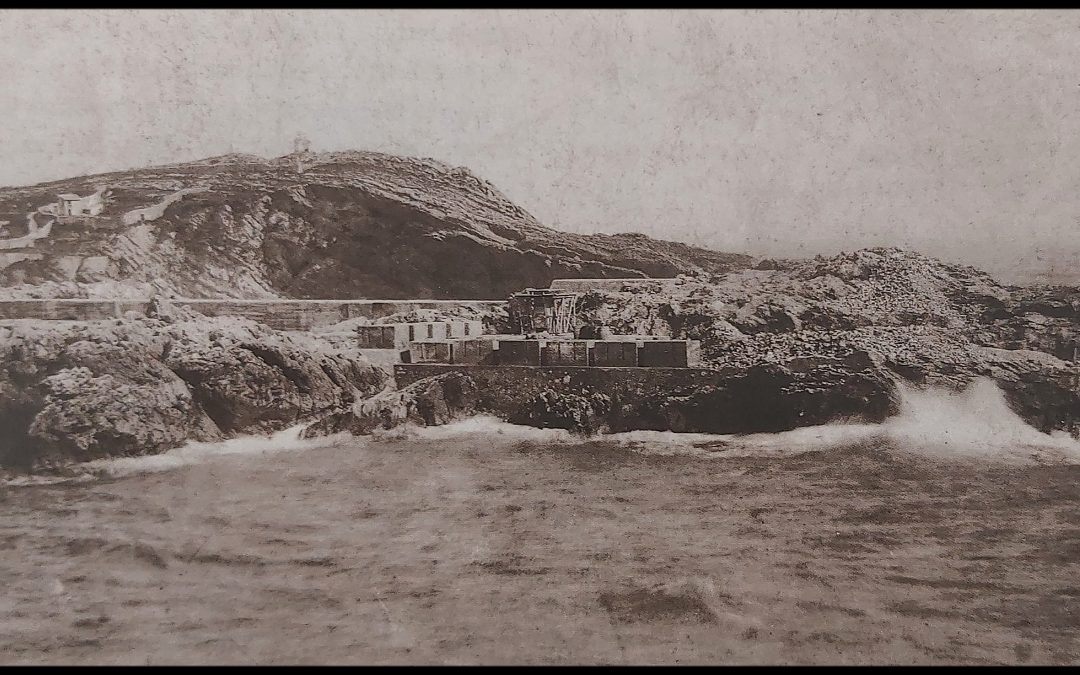 Obras del puerto | BUCEANDO POR “EL ORIENTE DE ASTURIAS” | AÑO 1899