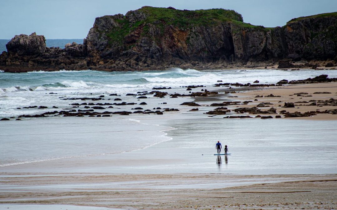 LA PLAYA DE SAN ANTOLÍN ASPIRA A CONVERTIRSE EN LA MÁS LIMPIA DE ESPAÑA