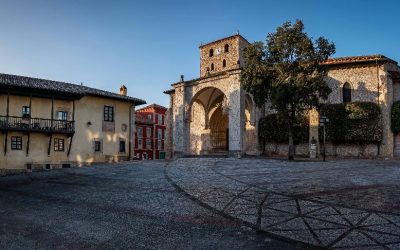 LA ERIGIERON LOS VECINOS DE LLANES