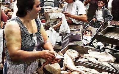 HOMENAJE A LAS VENDEDORAS AMBULANTES DE PESCADO | AÑO 2001