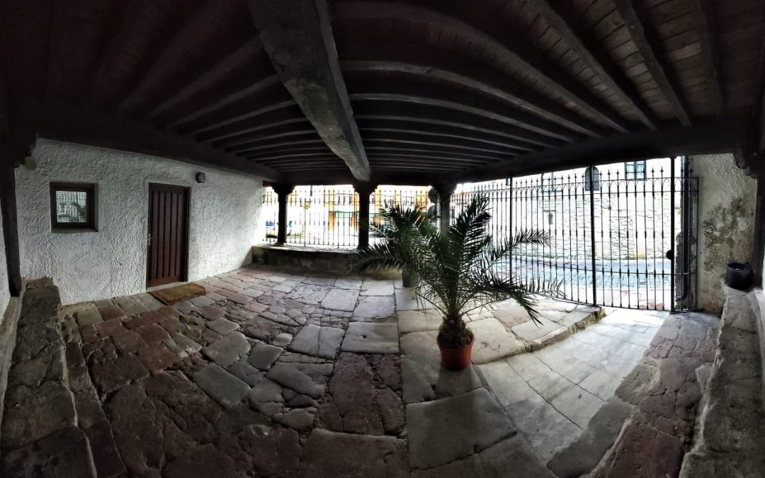EL ATRIO DE LA CAPILLA DE SANTA ANA