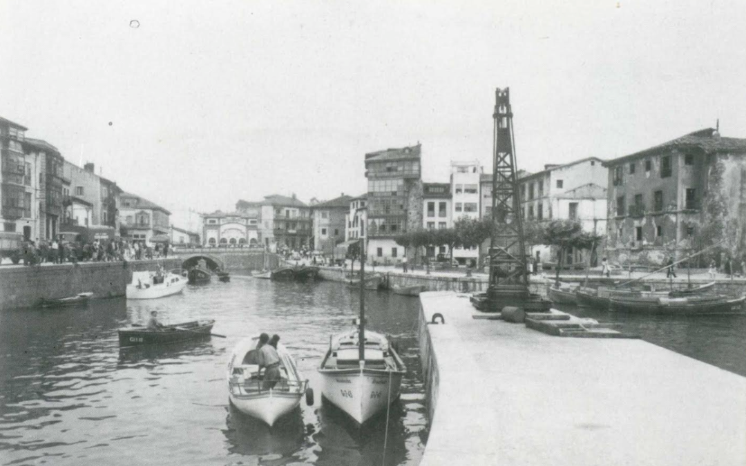 CAÍDA DE UN NIÑO DESDE LA GRÚA DEL MUELLE | AÑO 1935
