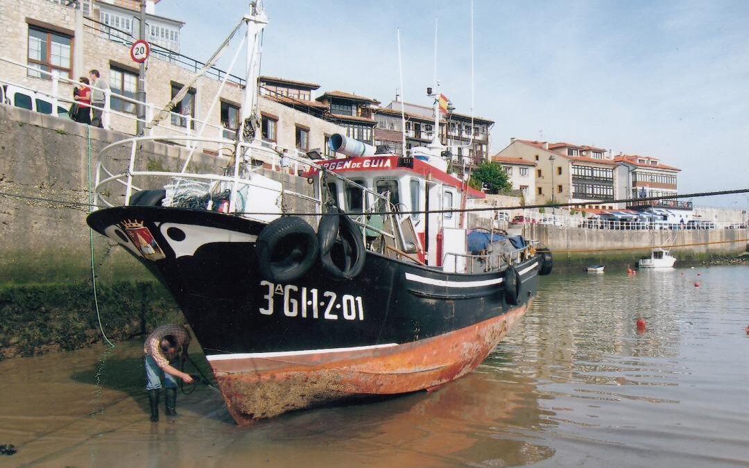 PESCAS: ARTESANAL E INDUSTRIAL