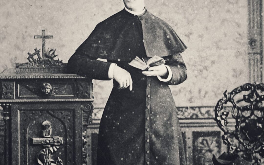 ÁNGEL DE LA MORÍA, EL POETA DEL AMOR A LLANES