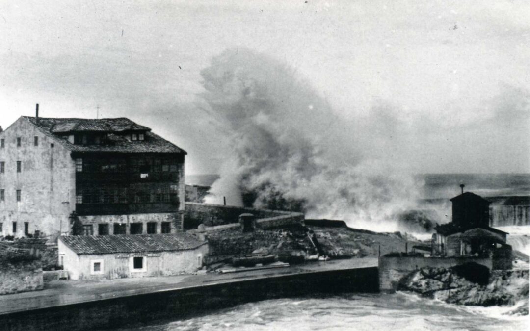 AÑO 1954,  LA FUERZA DE LA MAR