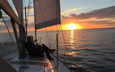 NAVEGANDO A LA VELA