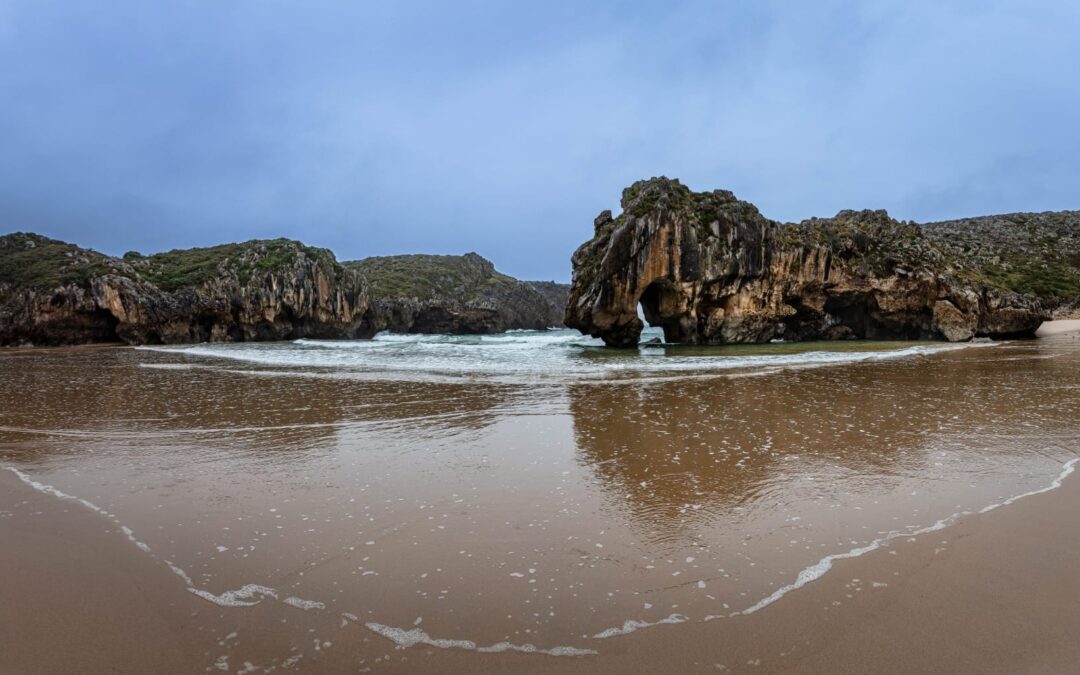 EN 1934, YA ESTABA DE MODA LA PLAYA DE CUEVAS DEL MAR
