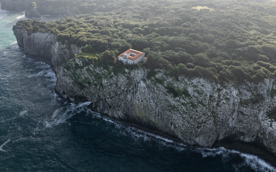 FIJACIÓN POR LOS FAROS