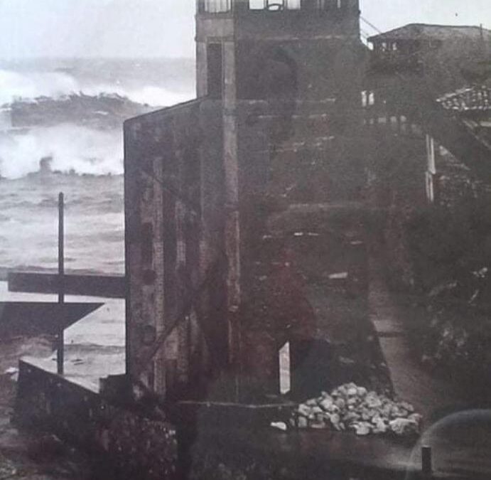 AÑO 1959, AMAGO DE TIRAR LA COMPUERTA