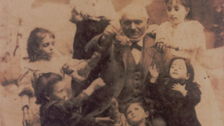 TIU FRANCISCO… “CON LA MAR DE POR MEDIO”