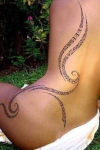 Foto (3) Tatuaje femenino somoano