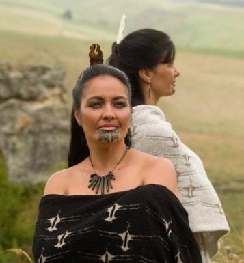 Foto (5) Tatuaje femenino maorí