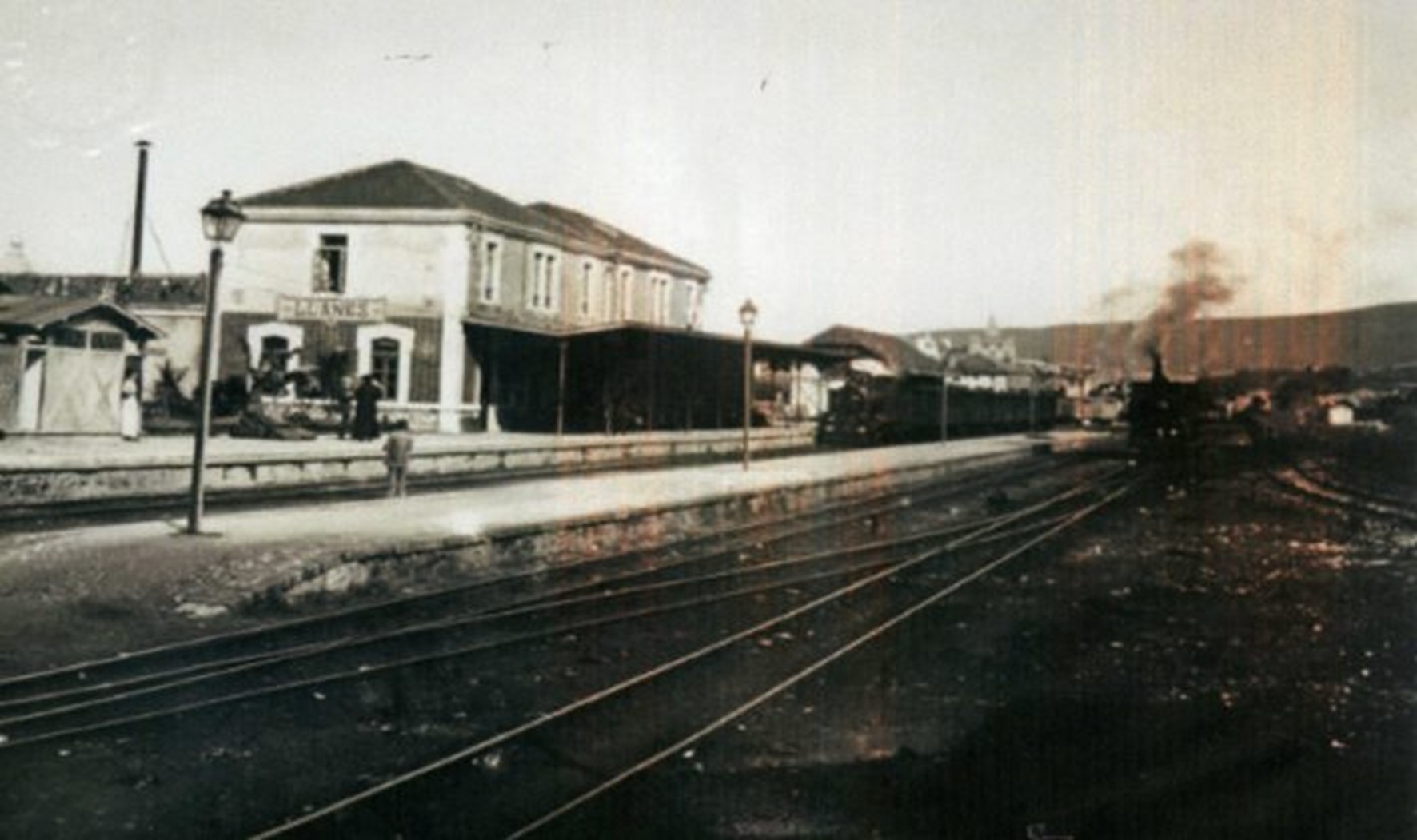 Estación de Llanes en 1920. Foto de Cándido García