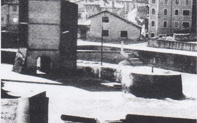 LA PLAYINA DEL SABLIN. SU ESCALERA Y COLUMNA. (C. 1960)