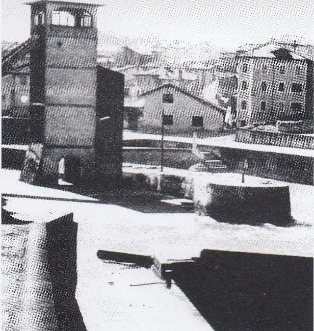 LA PLAYINA DEL SABLIN. SU ESCALERA Y COLUMNA. (C. 1960)